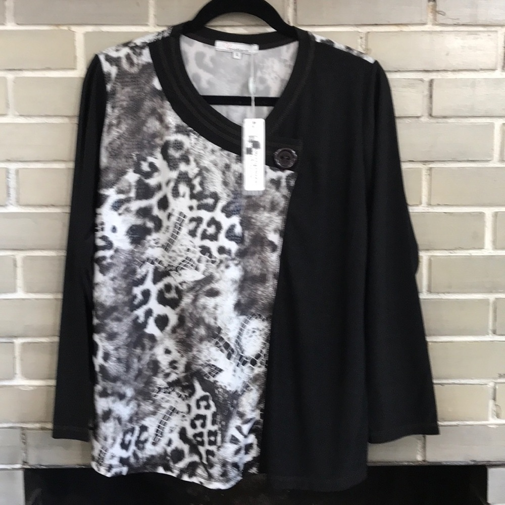 Variations long sleeve top New Boutique Retail